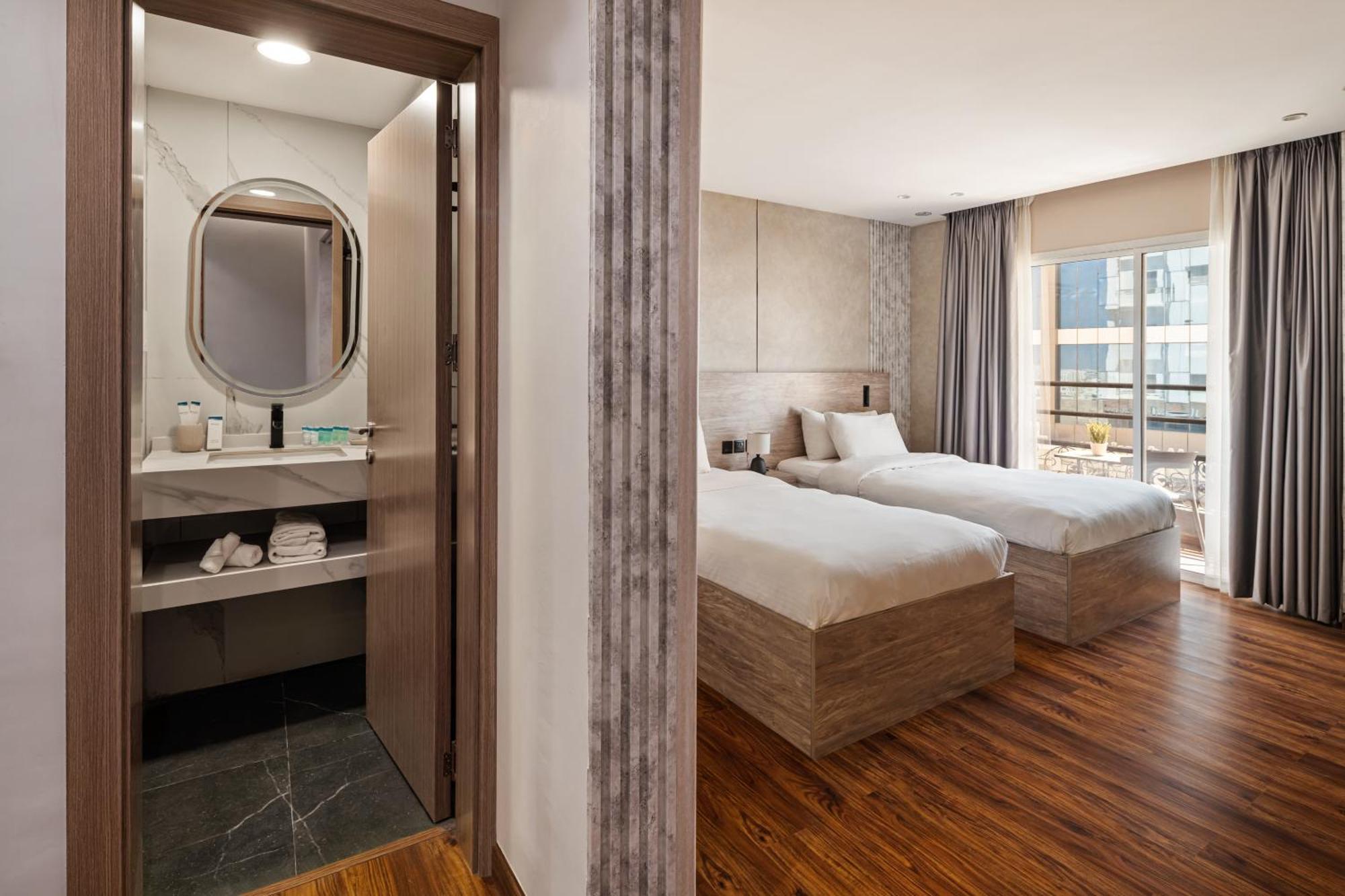 Hotel Regency Twin 2*